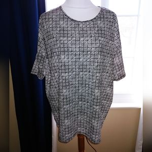 Lularoe Women's small black and white shirt